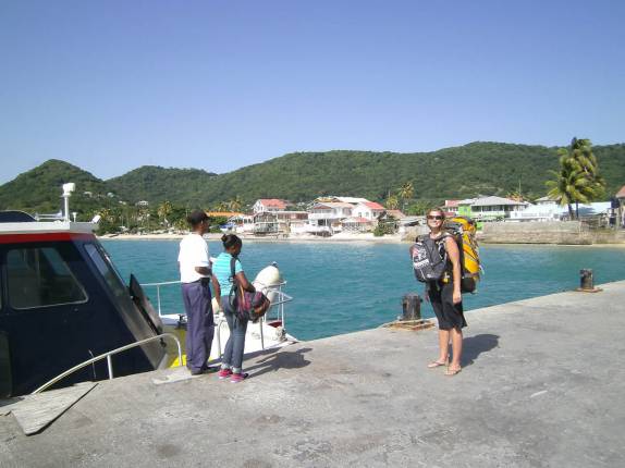 Embarcando no ferry em Hillsborough, capital de Carriacou, para Granada